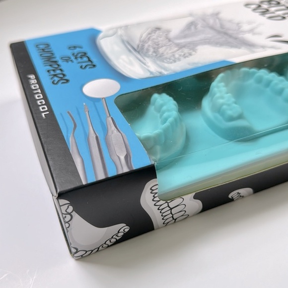 Protocol Biting Cold Teeth Ice Cube Tray NWT - Picture 6 of 15